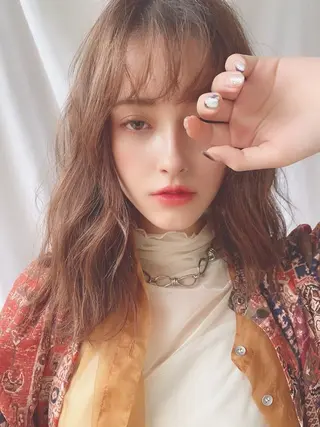 ロング カラー 個性派/ハイトーン ✨✨　稲吉菜々美のヘアスタイル