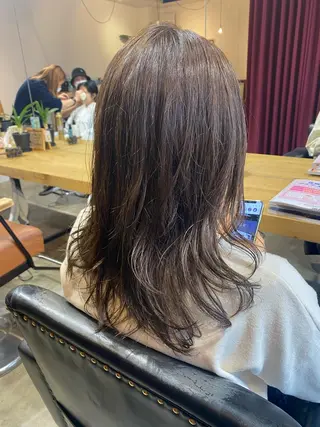ミディアム 小日向 沙織のヘアスタイル
