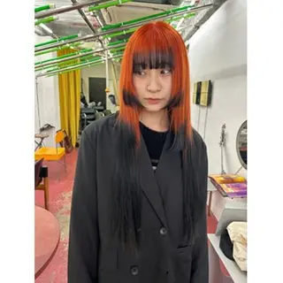ロング カラー qiie ブリーチ ハイライトのヘアスタイル