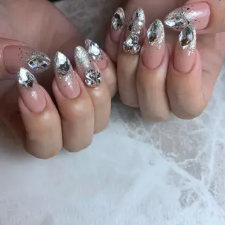 ネイル repos~ルポ~所属・里見 麗のネイルデザイン