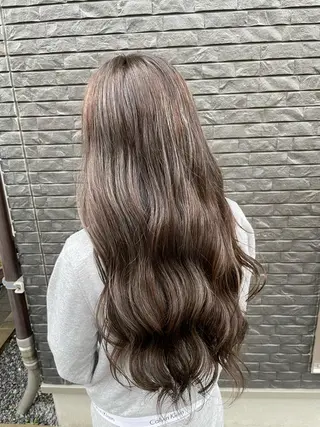ロング カラー デザインカラー🏝️ 須賀汐音のヘアスタイル