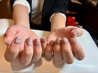 ネイル 太田 穂菜美のネイルデザイン