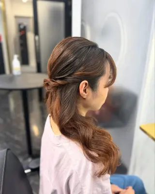 ロング ヘアアレンジ エクステ🩵ブリーチ 韓国ヘア🩵KAEのヘアスタイル