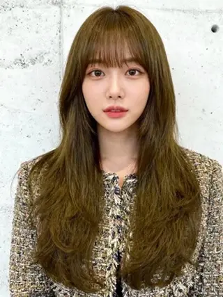 セミロング カラー 韓国レイヤーカット 🫧大阪梅田レイヤーのヘアスタイル