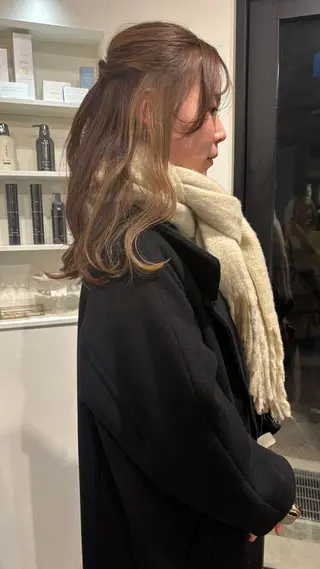 ロング カラー 河野 いずみのヘアスタイル