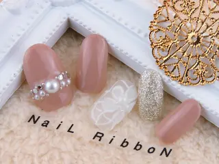 ネイル ネイルリボン 受付スタッフのネイルデザイン