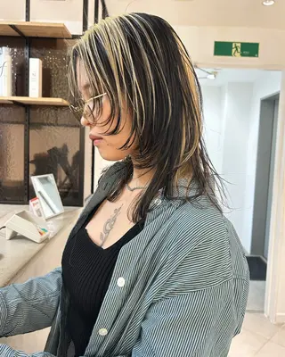 セミロング カラー Loom.所属・村上雅人 ナチュラルモードのヘアスタイル