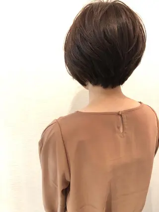 ショート カラー 平川 友希子のヘアスタイル