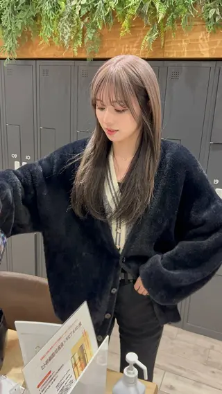 セミロング i.osaka所属・たつ/レイヤーカット 顔周り/髪質改善のヘアスタイル