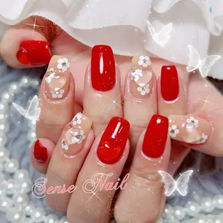 ネイル Queening 🦋のネイルデザイン