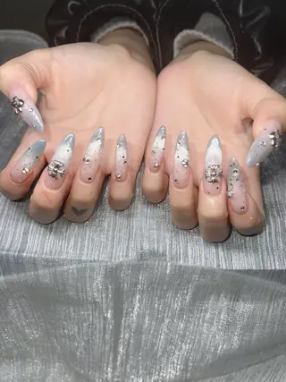 ネイル Lee Nailsのネイルデザイン