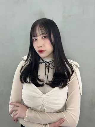 ロング エミリ / オリーブカラーのヘアスタイル