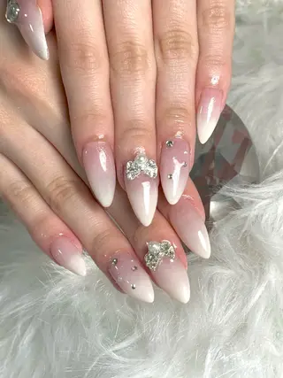 ネイル ルシイ🎀新宿長さ 出しパーツ専門店のネイルデザイン