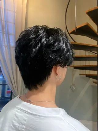 ショート パーマ atelier doux dimanche（アトリエ・ドゥー・ディマンシュ）所属・Fukamiレイヤー 透明感カラーのヘアスタイル