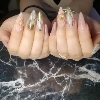 セミロング ネイル クロキ 。のネイルデザイン