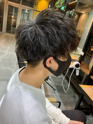 ショート パーマ メンズ 天野 開のヘアスタイル