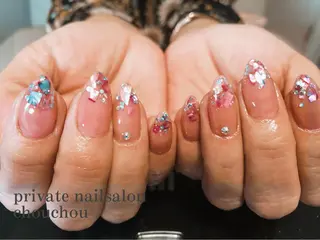 ミディアム ネイル ネイルサロン CHOUCHOUのネイルデザイン
