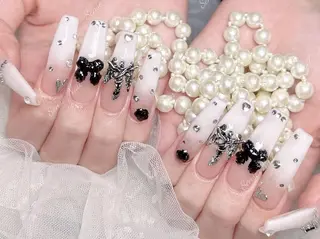 ネイル Queening 🦋のネイルデザイン