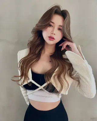 ロング 海野翔吾🇨🇳 ワンホンレイヤーのヘアスタイル