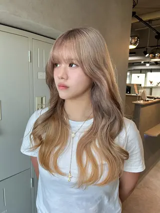 セミロング 心斎橋ヘアカラー ブリーチmarinaのヘアスタイル