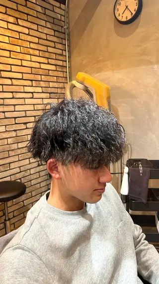 ミディアム パーマ メンズ 中溝 陵太のヘアスタイル