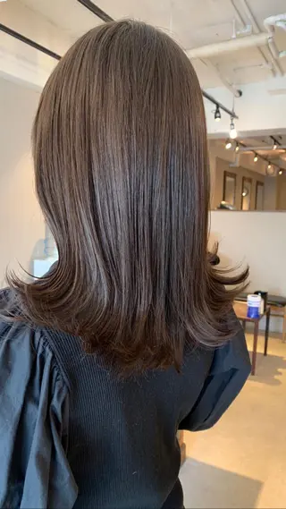 ロング カラー 透明感/オリーブ/ グレージュ/YUKAのヘアスタイル