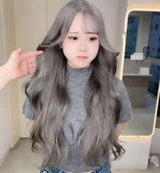 カラー GiseL さあや博多ハイトーンのヘアスタイル