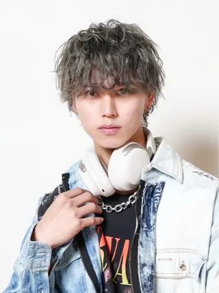 カラー メンズ 🫧ハイトーンカラー 🌈透明感☘️らいのヘアスタイル