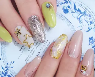 ミディアム SyiSyu 梅田店のネイルデザイン