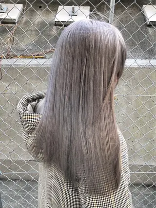 セミロング 圧倒的美髪ストレート ツダケイタロウのヘアスタイル