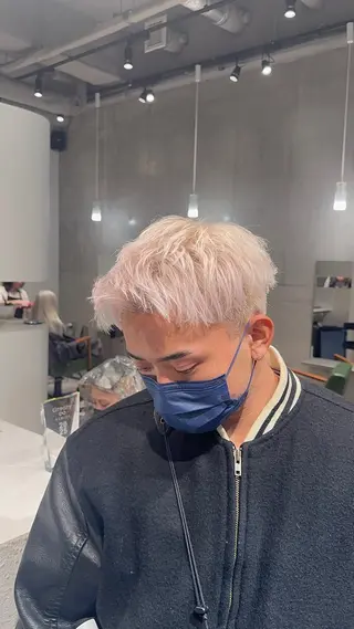 ショート カラー メンズ MONIQA所属・🐲RYUKI メンズブリーチのヘアスタイル