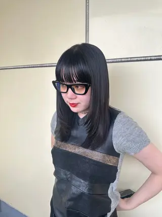 ミディアム Y U  Iのヘアスタイル