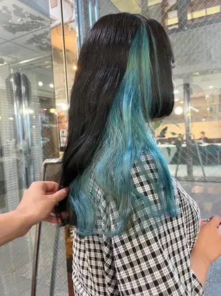 ロング カラー モモカ/ハイトーン /バレイヤージュのヘアスタイル