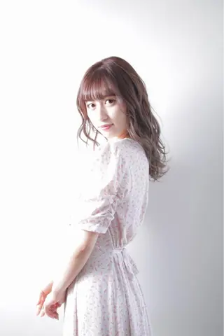 ロング カラー パーマ ヘアアレンジ 推し活専用 【派手髪】飯野ゆかりのヘアスタイル