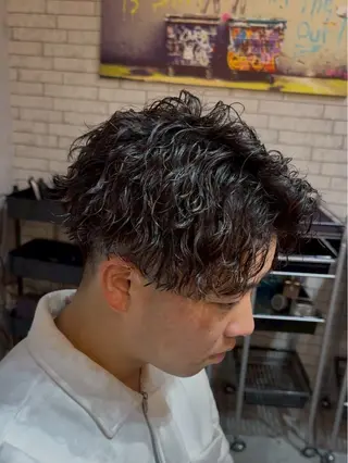 ショート パーマ メンズ おがた たくむの眉毛・アイブロウイメージ