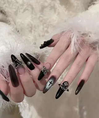 ネイル Pure&Rich Nailのネイルデザイン