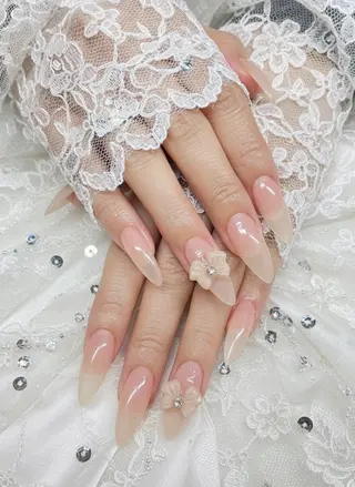 ネイル 24時間営業 UNABOMBAのネイルデザイン