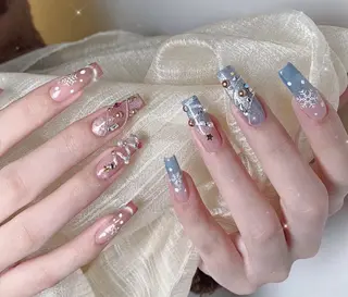 ネイル pink ladyサロン所属・べ にのネイルデザイン