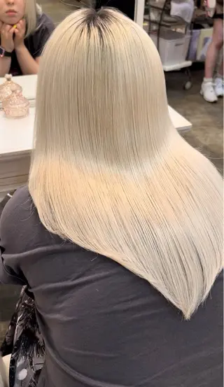 セミロング 小磯 維織のヘアスタイル