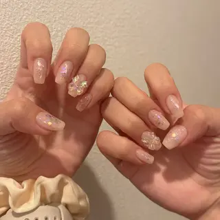ネイル シュシュ 🎀 girly nailのネイルデザイン