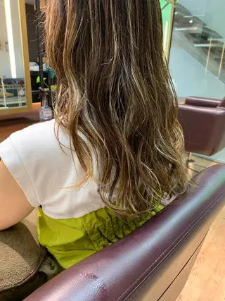 ロング カラー ヘアアレンジ 🫧透明感カラー/ ボブ/小笠原汐海🪽のヘアスタイル