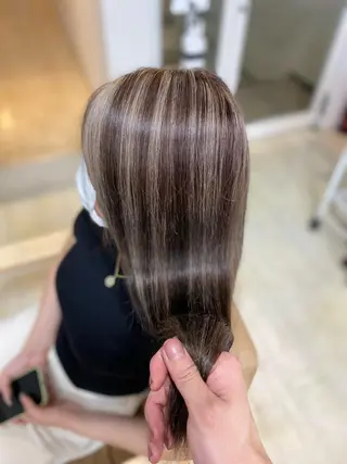 セミロング カラー パーマ ヘアアレンジ メンズ キッズ ネイル マツエク・マツパ アイブロウ 🌟ブリーチ特化型 ハイトーンカラー🌟のヘアスタイル