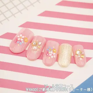 ネイル 山田 麻衣のネイルデザイン