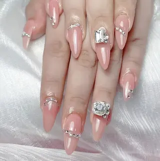 ネイル ❤️🔥長さだし専 門店queensのネイルデザイン