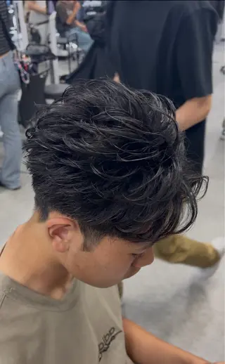 ショート パーマ メンズ センターパート/フェ ザー🔥SHUYAのヘアスタイル