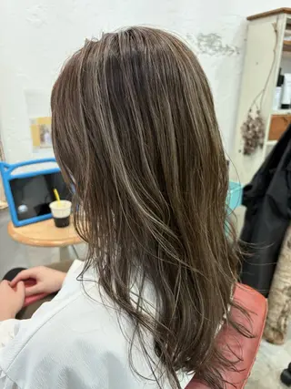 セミロング fio マナミのヘアスタイル