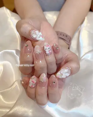 ネイル 𝘙𝘪𝘰𝘯𝘢 ...🕯🤍のネイルデザイン