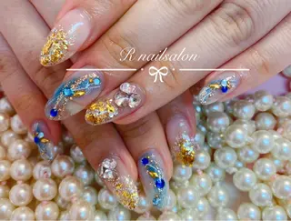 ミディアム R NAILSALONのネイルデザイン