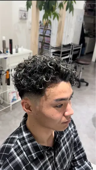 カラー パーマ メンズ メンズ専門美容師／ メンズパーマ／森口のヘアスタイル