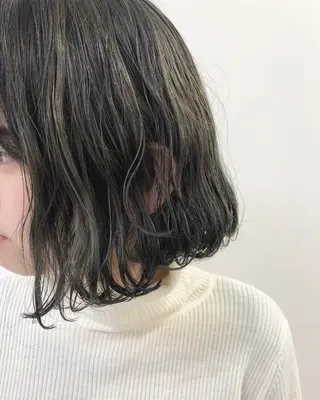ショート カラー ニシオカ タクヤのヘアスタイル